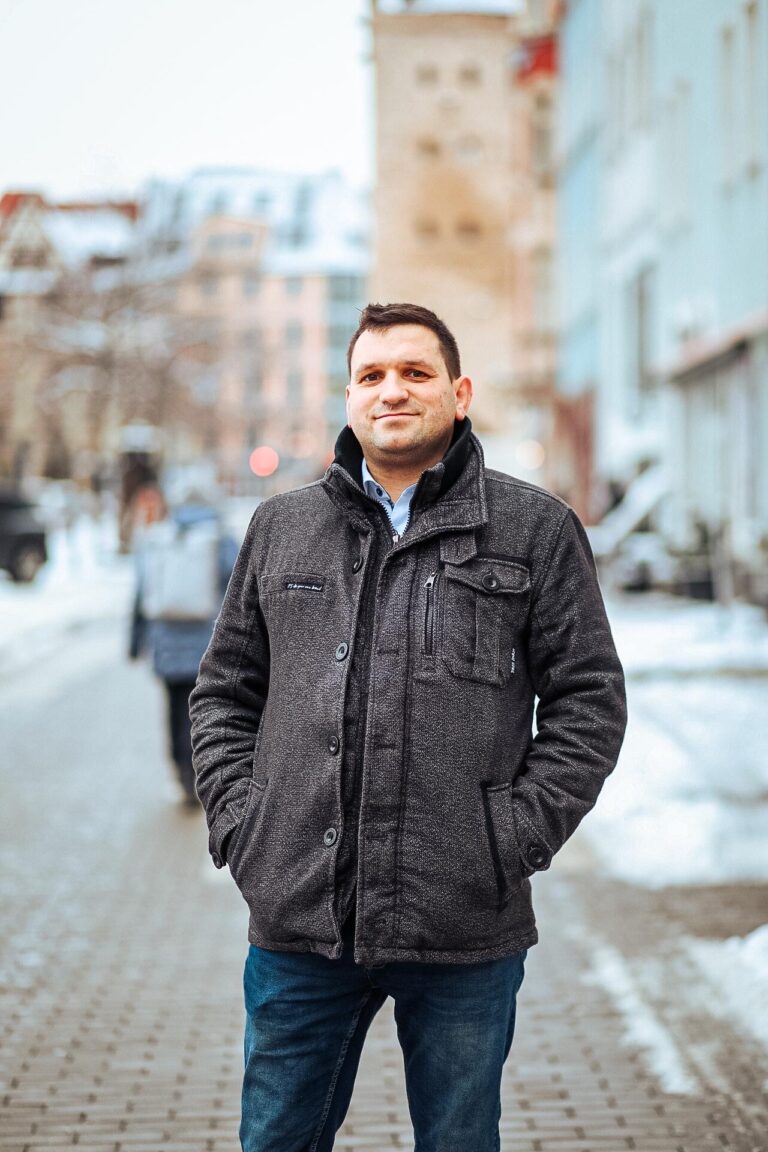 6174E5BE-ED13-4D5A-81E7-5E4461AD6B66